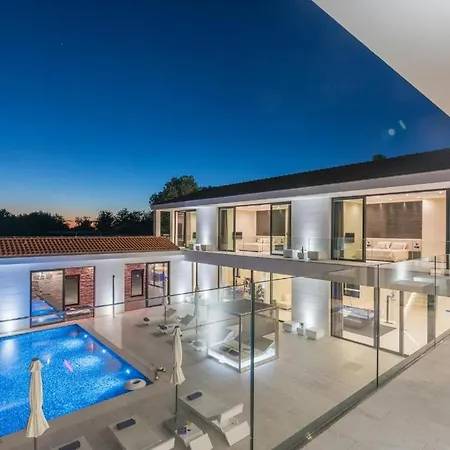With Beautiful Landscapes View Of Istria Vila *