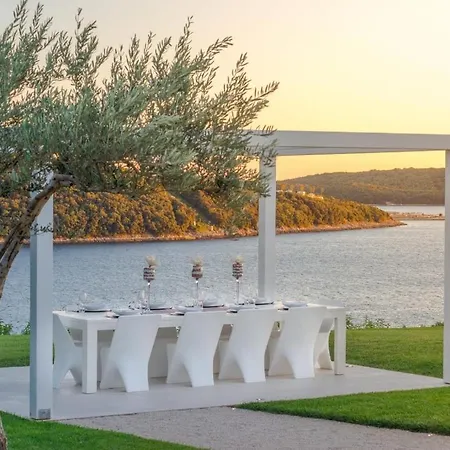 Vila With Beautiful Landscapes View Of Istria Vrsar
